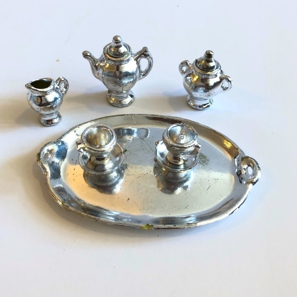 VTG DOLLHOUSE Miniature Tea Set Tea & Coffee, CREAMER, PLASTIC - Picture 1 of 3